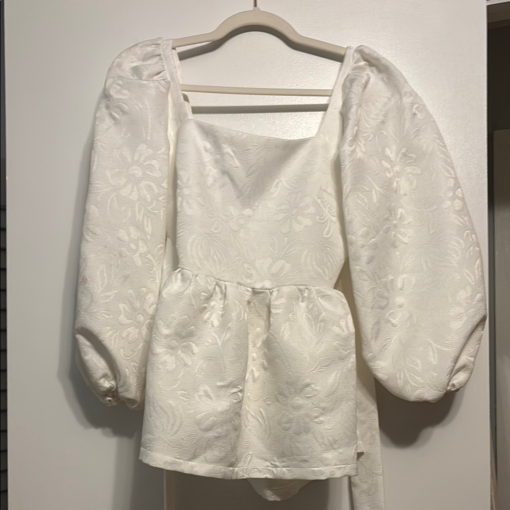 LAAGAM White Floral Puff Sleeve Blouse